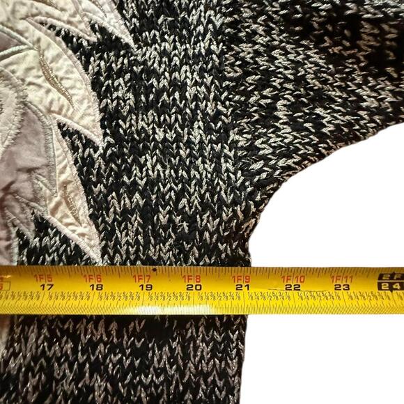 Nannell Vintage Lion Applique Metallic Knit Sweater Black & Silver Size L - Picture 3 of 7
